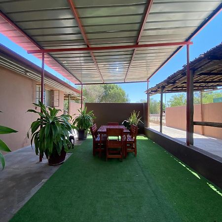 Inecia'S B & B Uis المظهر الخارجي الصورة
