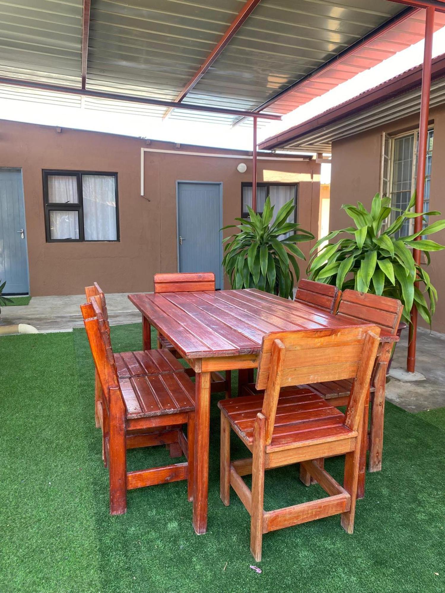 Inecia'S B & B Uis المظهر الخارجي الصورة